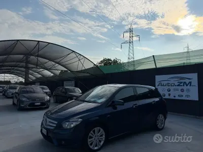 Usata Mercedes A180 Premium 122 CV (89 kW) 2012 Blu Utilitaria