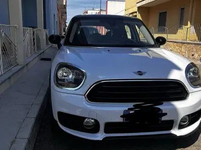 Usata Mini One Countryman 102 CV (75 kW) 2018 Bianco SUV