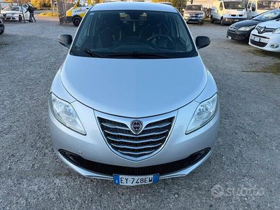 Gebraucht Lancia Ypsilon S 95 PS (69 kW) 2015 Grau Kleinwagen