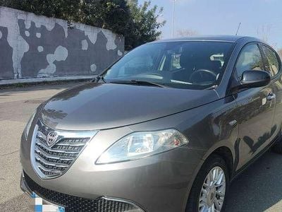 Usata Lancia Ypsilon Silver 69 CV (50 kW) 2014 Utilitaria