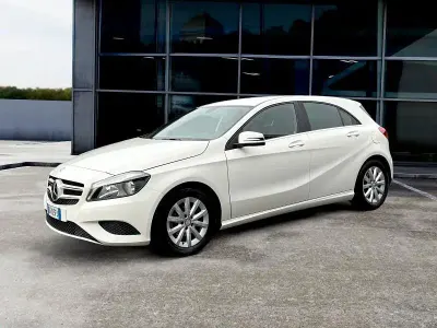 Usata Mercedes A160 90 CV (66 kW) 2014 Bianco Utilitaria