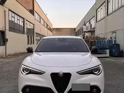 Usata Alfa Romeo Stelvio Veloce 209 CV (153 kW) 2022 Bianco SUV