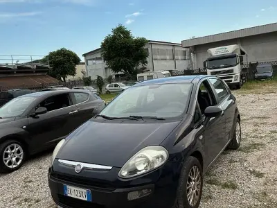 Usata Fiat Punto Evo Dynamic 69 CV (50 kW) 2011 Blu Utilitaria