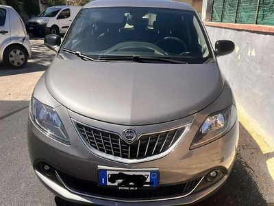 Usata Lancia Ypsilon 69 CV (50 kW) 2023 Argento Utilitaria