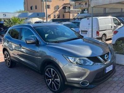 Usata Nissan Qashqai Tekna 131 CV (96 kW) 2016 Grigio scuro metallizzato SUV