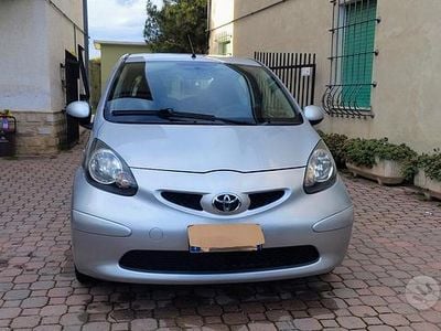 Usata Toyota Aygo 67 CV (49 kW) 2008 Grigio Utilitaria