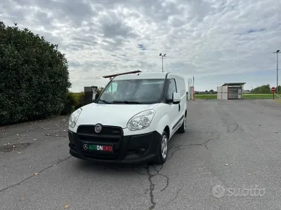 Usata Fiat Doblò Active 75 CV (55 kW) 2010 Bianco Monovolume