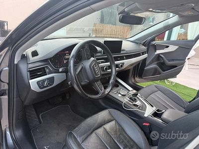 Usata Audi A4 Business 190 CV (139 kW) 2017 Grigio Berlina