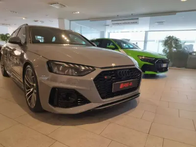 Usata Audi RS4 450 CV (330 kW) 2024 Argento Station wagon