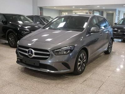 Usata Mercedes B180 Business 116 CV (85 kW) 2022 Grigio Monovolume