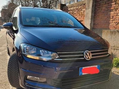 Begagnad VW Touran 150 HK (110 kW) 2018 Blå Minibuss