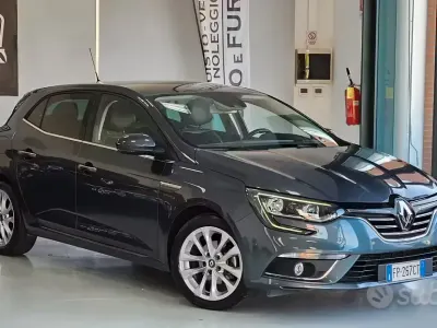 Usata Renault Mégane 120 CV (88 kW) 2017 Blu Utilitaria