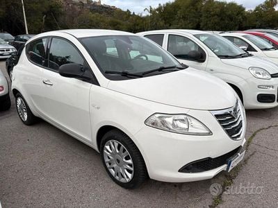 Usata Lancia Ypsilon Silver 69 CV (50 kW) 2014 Bianco Utilitaria