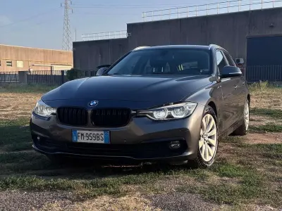 Usata BMW 318 Sport Line 150 CV (110 kW) 2017 Blu/azzurro Station wagon