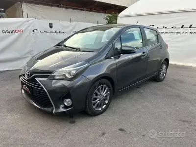 Begagnad Toyota Yaris Business Edition 69 HK (50 kW) 2016 Grå Sedan