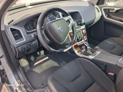 Usata Volvo XC60 Momentum 190 CV (139 kW) 2015 SUV