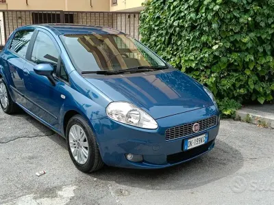Begagnad Fiat Punto 90 HK (66 kW) 2008 Blå Halvkombi