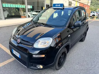 Usata Fiat Panda 4x4 S 86 CV (63 kW) 2018 Nero Utilitaria