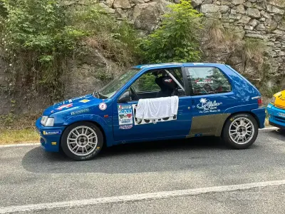 Usata Peugeot 106 98 CV (72 kW) 1995 Bluazzurro Utilitaria