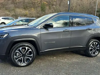 Usata Jeep Compass Limited 131 CV (96 kW) 2022 Argento SUV