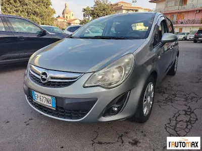 Używany Opel Corsa 86 KM (63 kW) 2013 Szary Sedan/Limuzyna