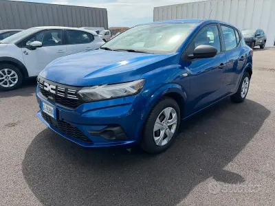 Usata Dacia Sandero Essentiel 65 CV (47 kW) 2023 Blu Berlina