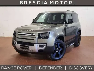 Usata Land Rover Defender SE 200 CV (147 kW) 2023 Pangea green SUV