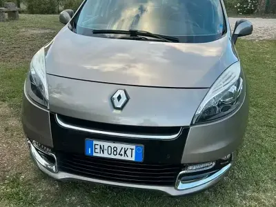 Usata Renault Scénic III XMOD 110 CV (80 kW) 2012 Marrone Monovolume