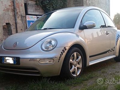 Usata VW New Beetle 101 CV (74 kW) 2003 Grigio Utilitaria