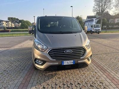 Usata Ford Tourneo Custom Titanium 133 CV (97 kW) 2018 Beige Furgone