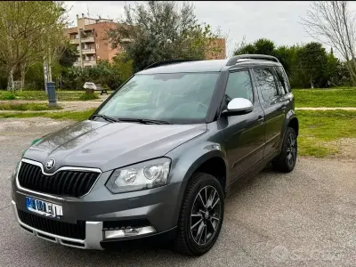 Usata Skoda Yeti Outdoor Design Edition 150 CV (110 kW) 2017 Grigio SUV
