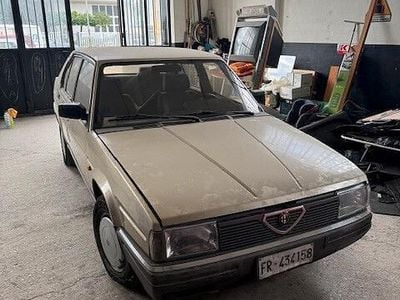 Usata Alfa Romeo 90 128 CV (94 kW) 1986 Marrone Berlina