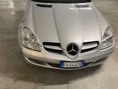 Usata Mercedes SLK350 272 CV (200 kW) 2005 Argento Cabrio