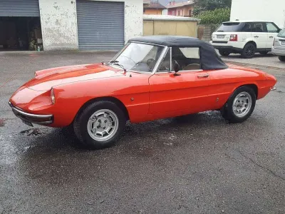 Usata Alfa Romeo Spider 109 CV (80 kW) 1966 Rosso Cabrio