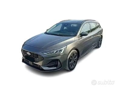 Usata Ford Focus ST 120 CV (88 kW) 2022 Grigio scuro Station wagon