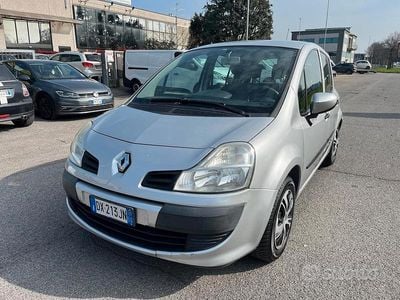 Usata Renault Modus Dynamique 75 CV (55 kW) 2009 Grigio Monovolume