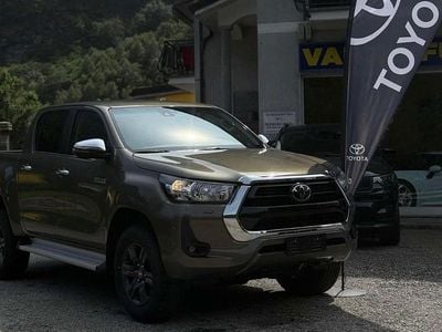 Marrone Nuova 2025 Toyota HiLux Lounge Pick-up | 45.900 € (Molto cara)