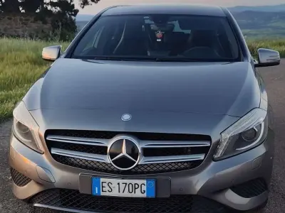 Usata Mercedes 180 109 CV (80 kW) 2013 Grigio Berlina