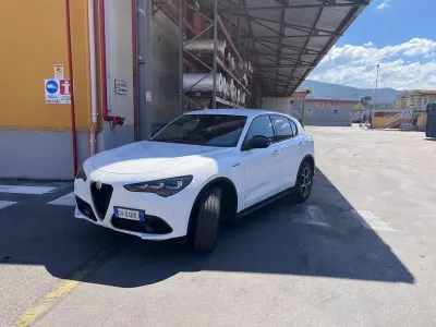 Usata Alfa Romeo Stelvio Veloce 209 CV (153 kW) 2024 SUV