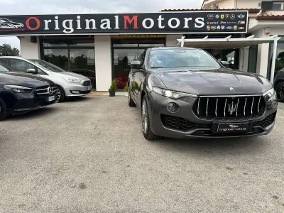 Usata Maserati Levante GranLusso 349 CV (256 kW) 2020 Grigio SUV