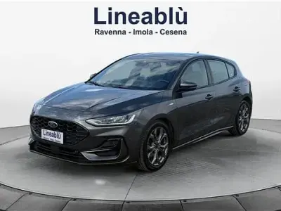 Käytetty Ford Focus ST-Line 120 HP (88 kW) 2022 Musta Viistoperä