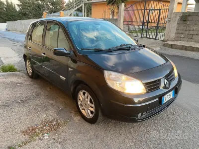 Usata Renault Scénic 120 CV (88 kW) 2005 Nero Monovolume
