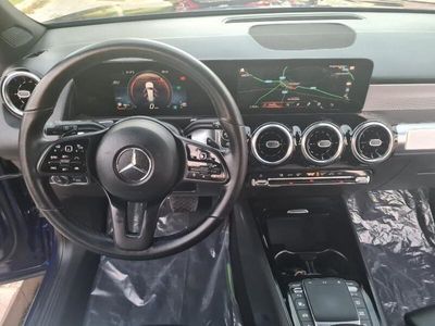 Mercedes GLB180