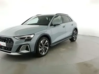 Usata Audi A3 Comfort 204 CV (150 kW) 2025 Grigio freccia perlato Berlina