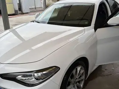 Usata Alfa Romeo Giulia Business 179 CV (131 kW) 2017 Berlina