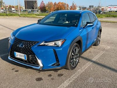 Lexus UX 250h