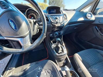 Usata Ford Fiesta Titanium 96 CV (70 kW) 2013 Nero Utilitaria