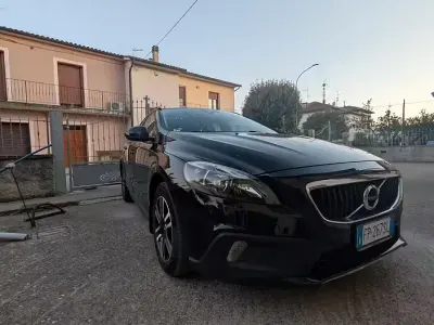Occasion Volvo V40 CC 120 ch (88 kW) 2018 Noir Break
