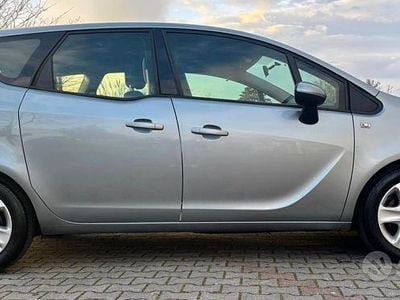 Usata Opel Meriva Cosmo 120 CV (88 kW) 2014 Grigio Monovolume