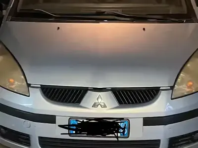 Usata Mitsubishi Colt 65 CV (47 kW) 2007 Grigio Berlina